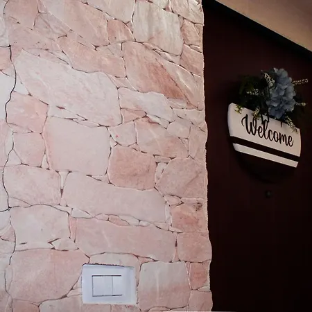 Le Tre Pietre Del Vesuvio *